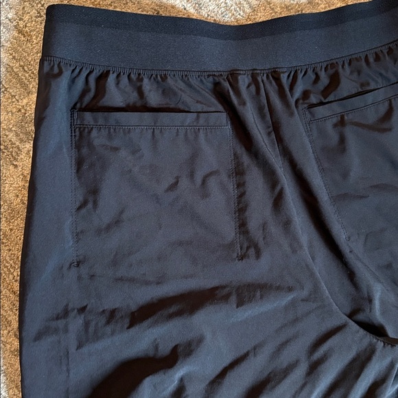 Athleta Black Wideleg lightweight pants - women’s s size 14 - elastic waist - Picture 6 of 6